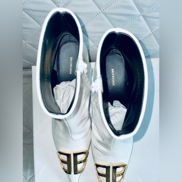 HOT! Brand New Balenciaga ankle boots patent leather with gold BB logo - Picture 4 of 7